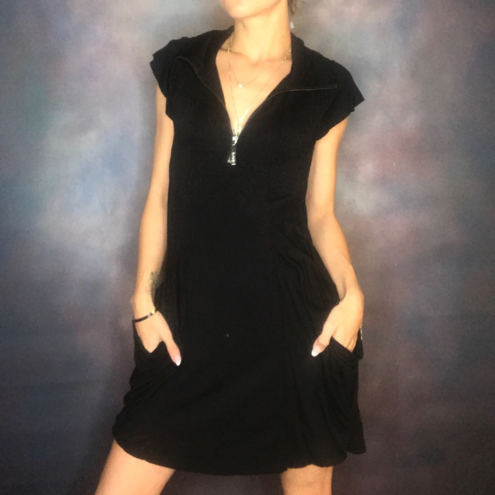 Comfy and cute Kensie dress with drapes pockets